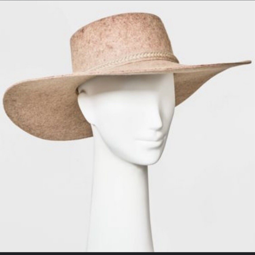 ⚜️ NWT Universal Thread wide brim hat